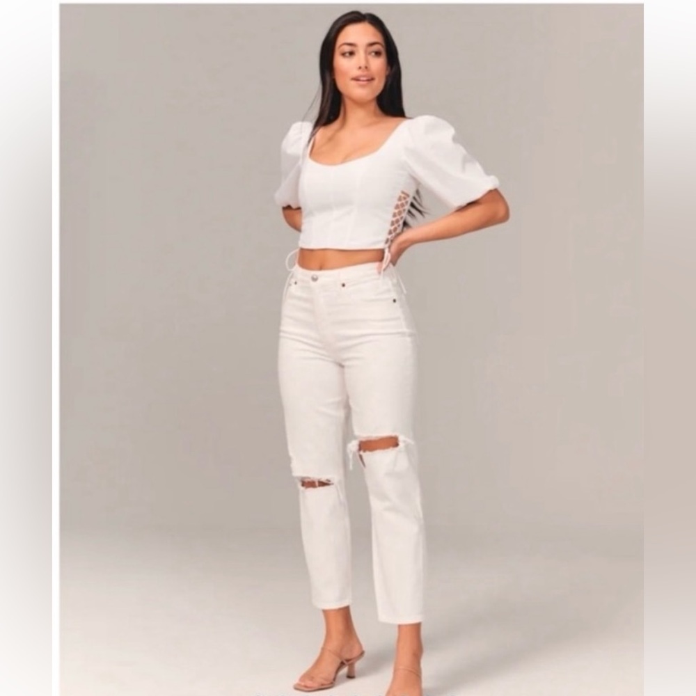 A&F | 18L | NWT White Curve Love High Rise Mom Jean